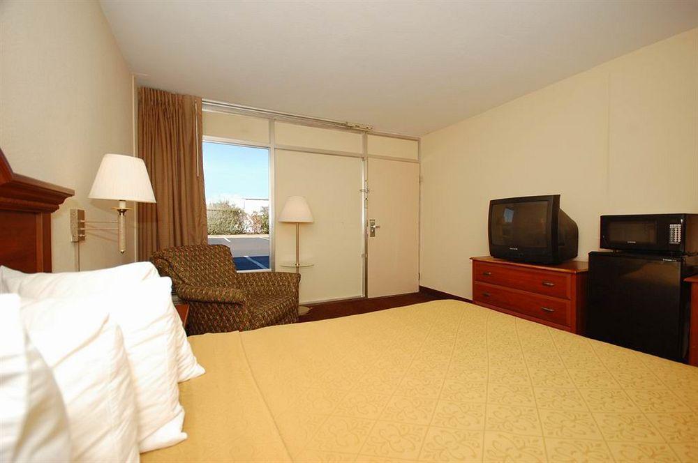 Quality Inn & Suites Conference Center Thomasville Exteriör bild