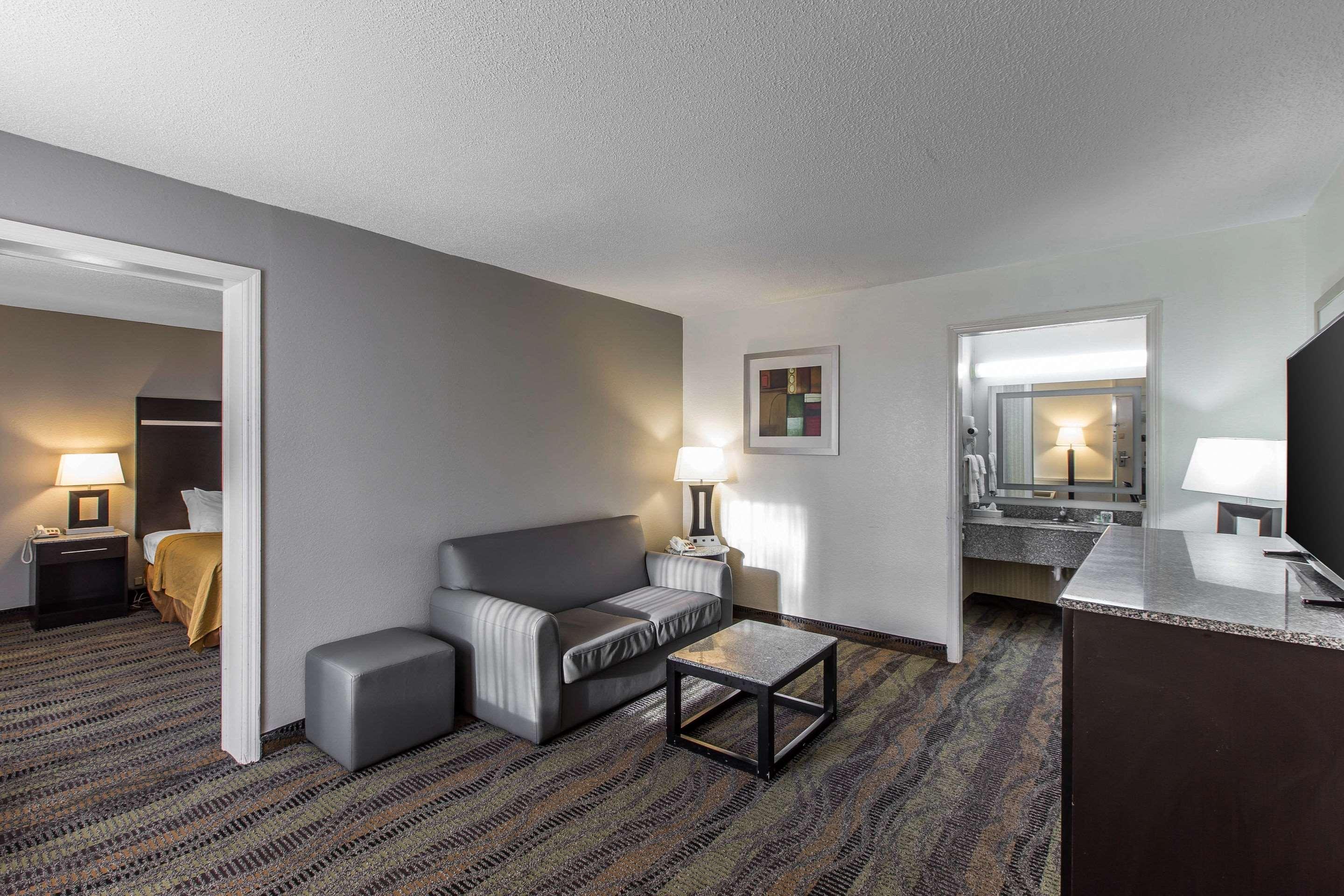 Quality Inn & Suites Conference Center Thomasville Exteriör bild
