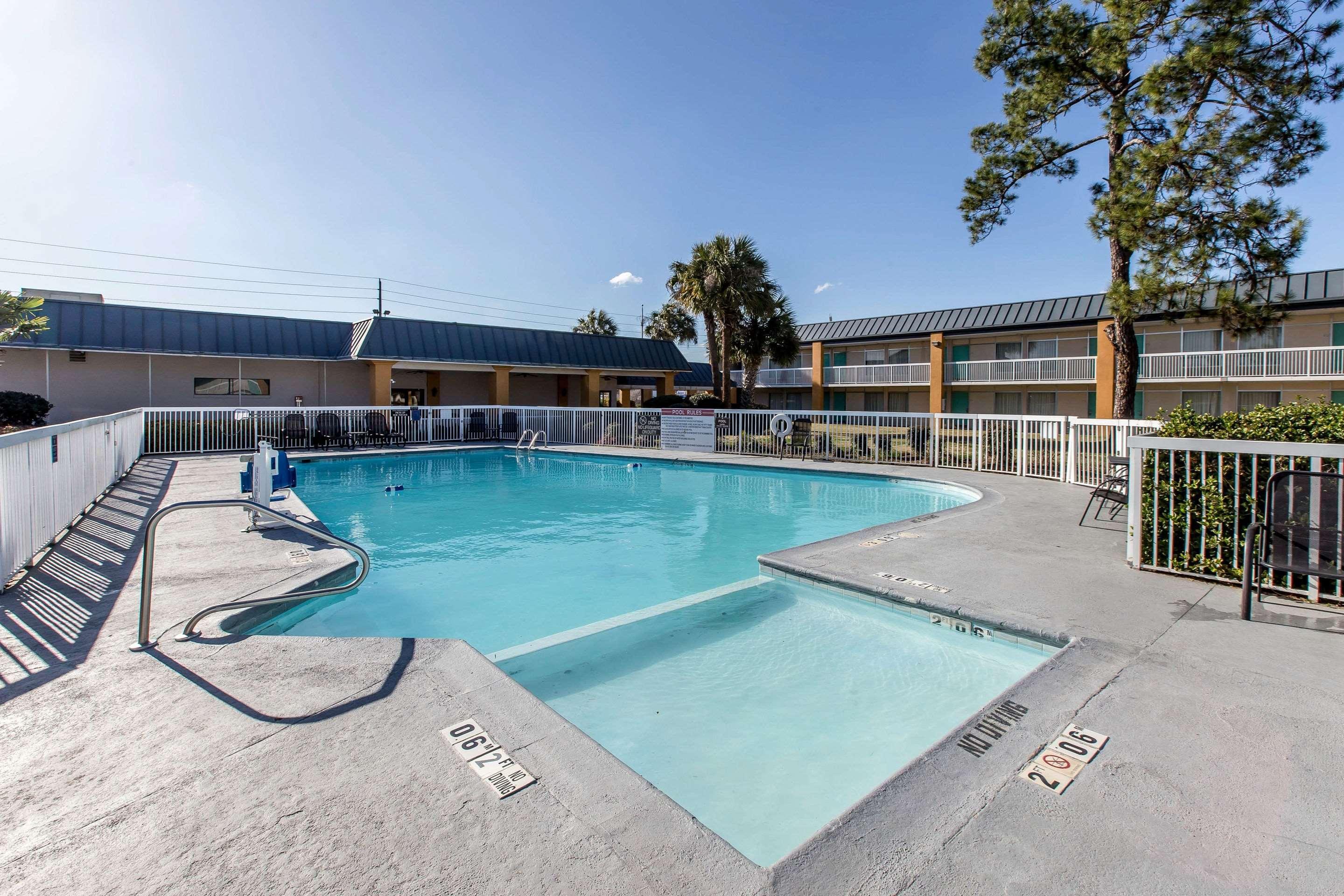 Quality Inn & Suites Conference Center Thomasville Exteriör bild