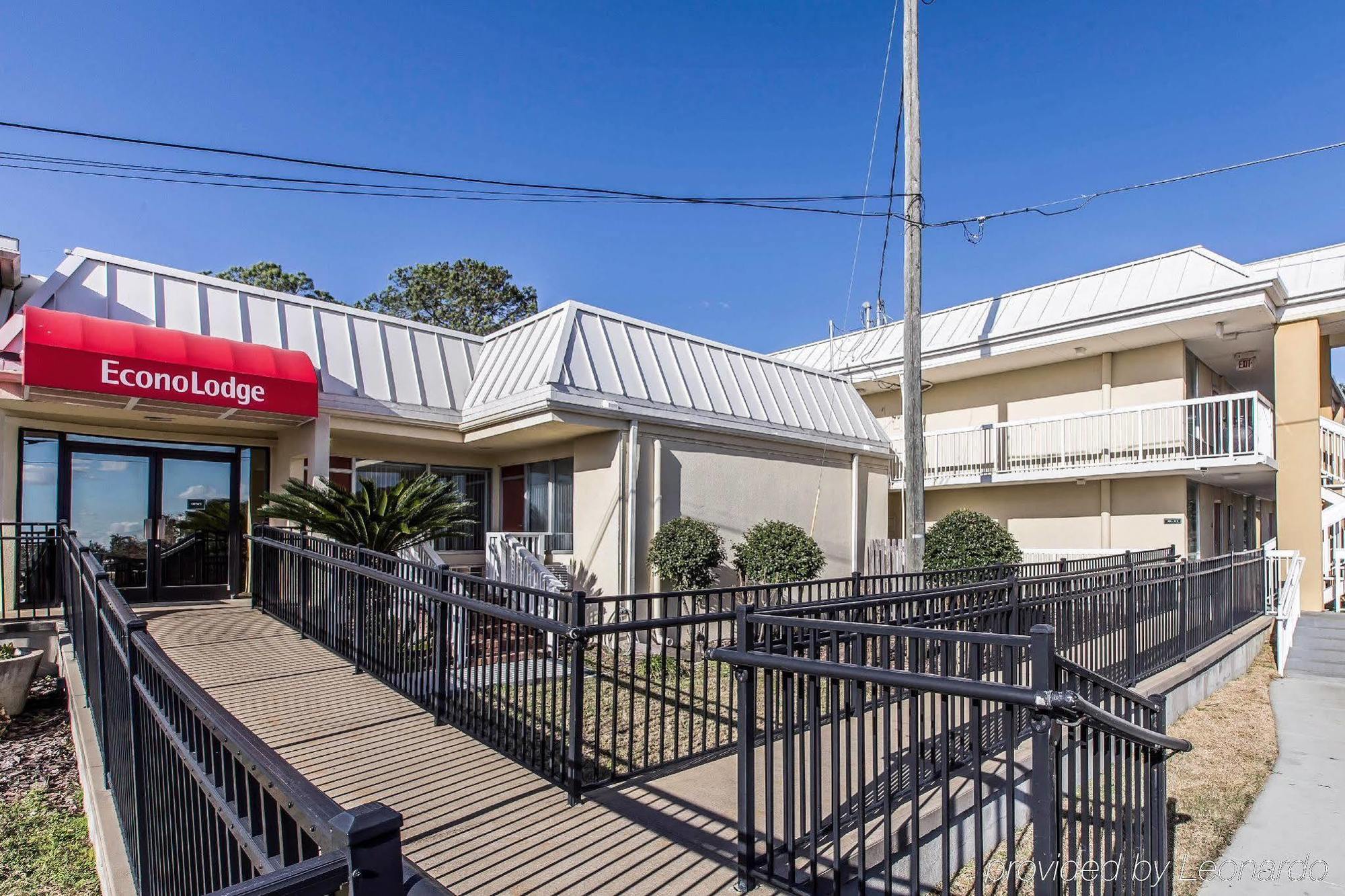 Quality Inn & Suites Conference Center Thomasville Exteriör bild